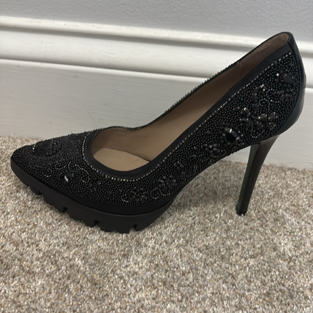 Gorgeous embellished Donald J Pliner Endiva black platform heels. Size 7.5.